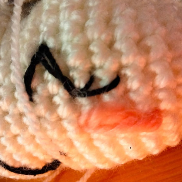 amigurumi, décoration au crochet, upcycling de bouteille, doudou en laine,